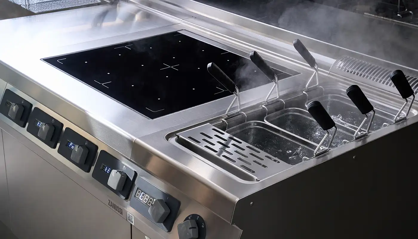 high-quality-steel-safety-hygiene-evopro-700e900-zanussi-1400x800-1